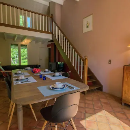 Vakantiehuis Country-side In Boissieres With Swimming Pool