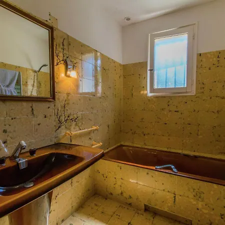 Vakantiehuis Country-side In Boissieres With Swimming Pool